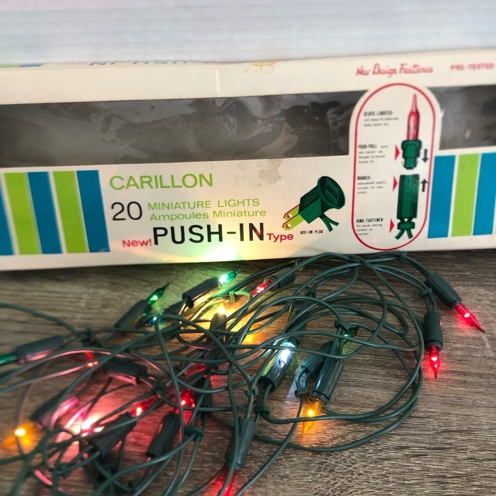 Vtg Carillon 20 Miniature Push-In Lights